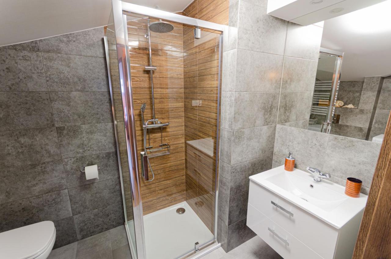Bronowicka Premium Apartment - 52M2 With Private Parking Cracovia Esterno foto